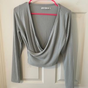 Abercrombie & Fitch size M long sleeve crop top